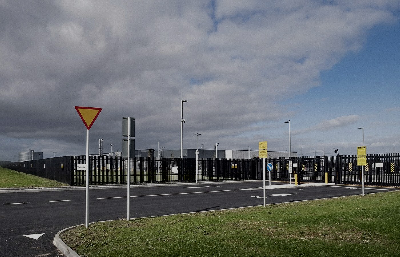 Face-free Wikimedia Commons photograph of a Microsoft data center exterior campus in Staffanstorp Sweden — hero for Buildots $130M AI construction intelligence raise September 2026