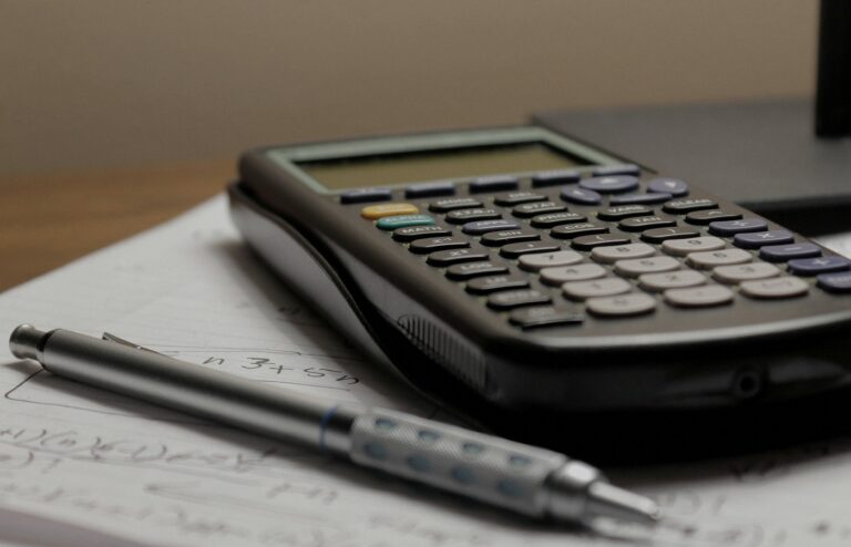 Face-free calculator, pen, and invoice geometry for Creem AI-native billing, Sep 17 2026